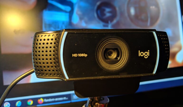 Webcam (Logitech 922)